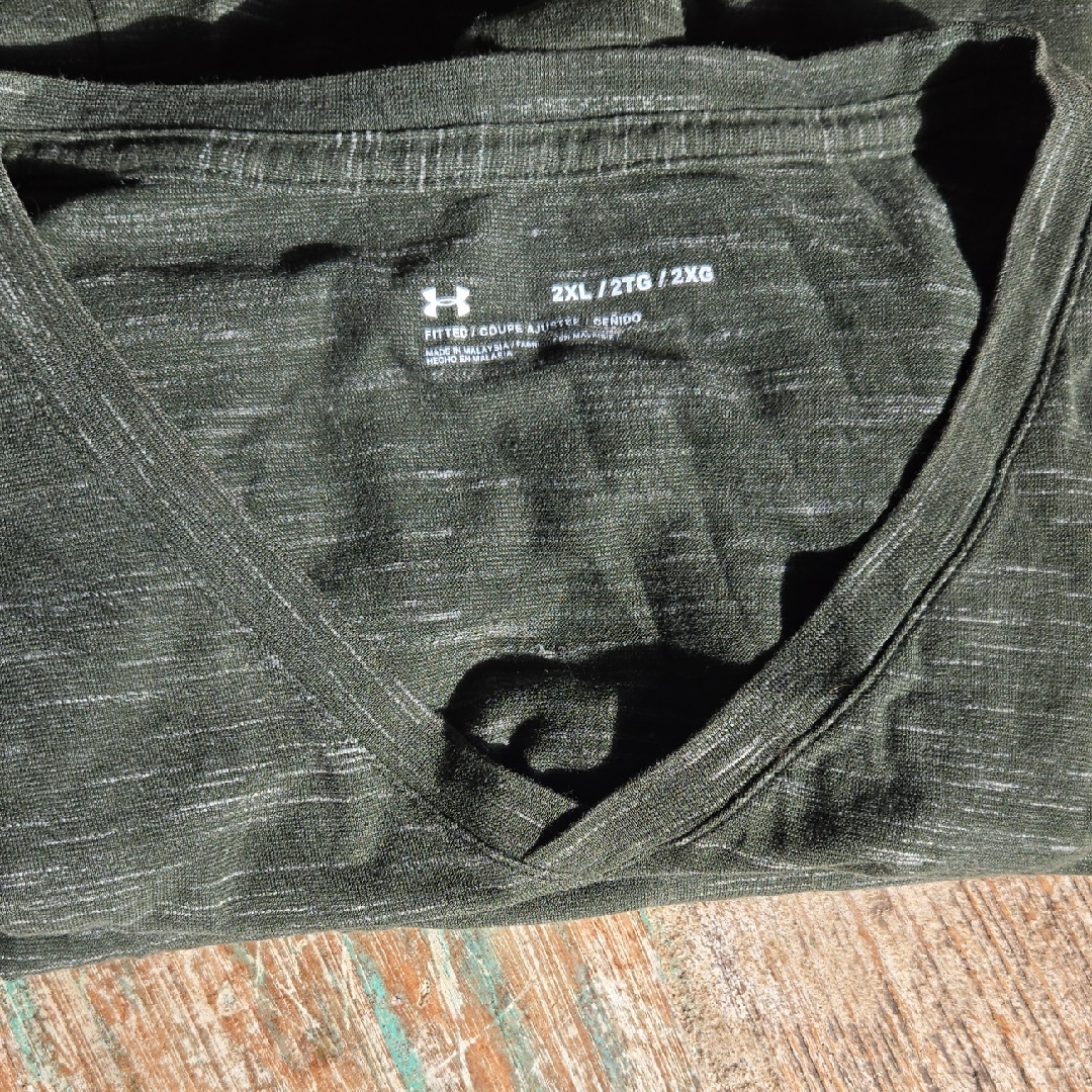 Under Armour Olive V-Neck Tee Xxl (Bin 004)